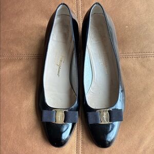 Salvatore Ferragamo Vintage Black Patent Leather Bow Vara Pumps Heels